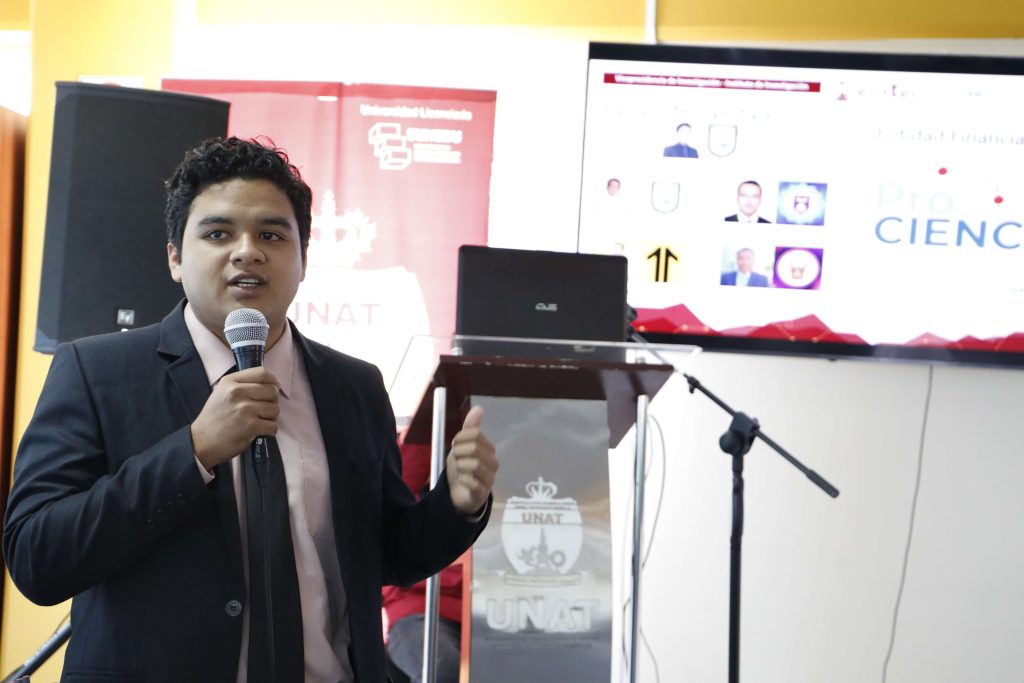 Egresados destacan como ponentes en congreso internacional