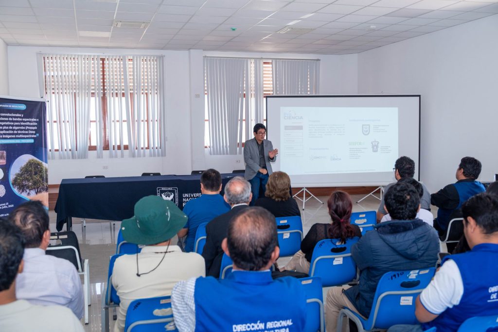 UNF presenta innovador avance en inteligencia artificial para la conservación del algarrobo